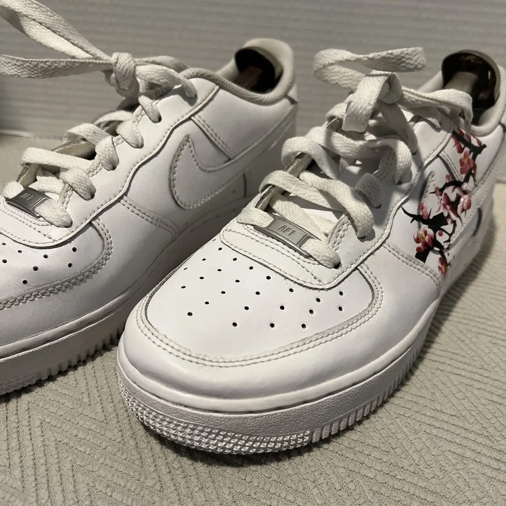 Nike Air Force 1 WHITE/CHERRY BLOSSOM DESIGN Size 7 Woman's
